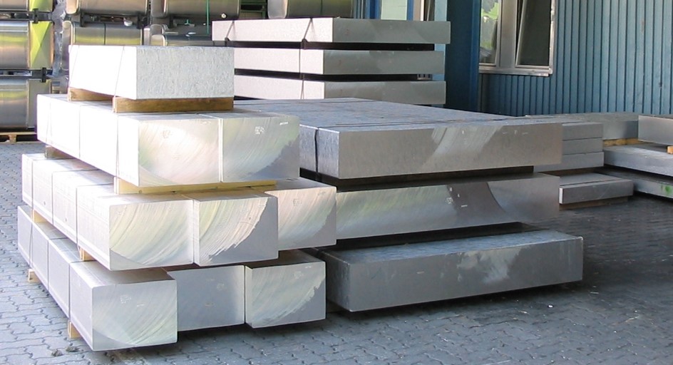 Horizontal gegossenes Plattenmaterial